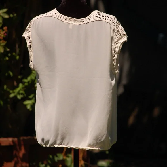 Daniel  Rainn Blouse with knit trim - Picture 5 of 5